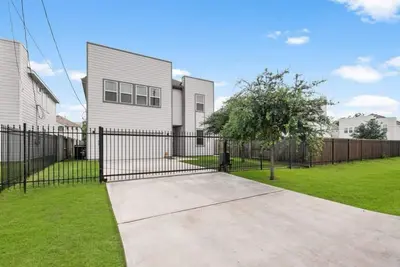 Image de Colorhouse. Spacious 5-bedroom house with Ac, WiFi in vibrant Houston