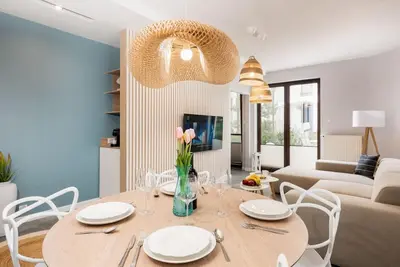 Image de 2Homerent | Beachside | Pool | Secure | Parking