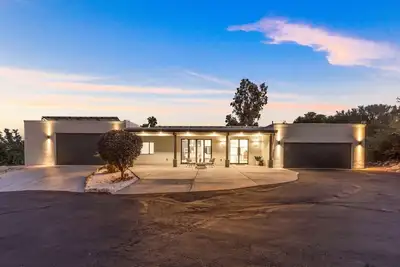 Image de Luxury Upscale Modern Home In The Catalina Foothills ~ Sleeps 16