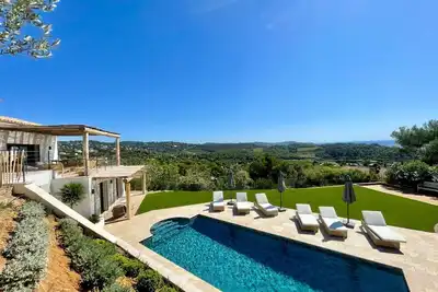 Image de Villa de luxe  5 * face à la mer, La croix Valmer, golfe de st Tropez.