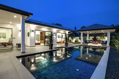 Image de Luxurious 3 bedrooms pool villa at rawai
