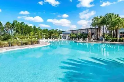 Image de Amazing Resort Home with 2 Kings, Sleeps 10, private pool, & lake view. Wdw 10 miles