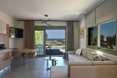 Image de Beneath the home of the Greek Gods! Montamar Olympus Luxury Villas - A1