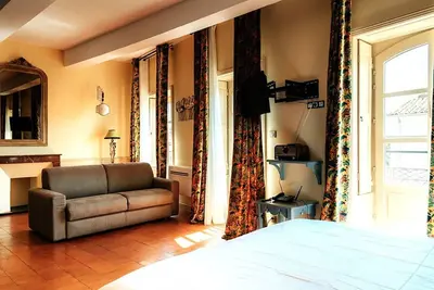 Image de Appartement de charme climatisé, centre historique de Pézenas