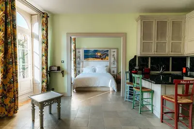 Image de Appartement de charme, climatisé, animaux admis, centre historique de Pézenas