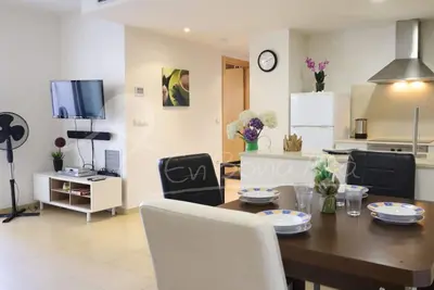 Image de Alquiler de apartamento moderno de 2 dormitorios con jardín privado,