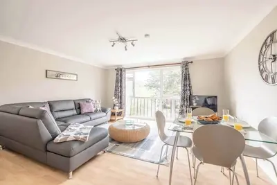 Image de 2-Bed Apartment, Close to Windsor+ Free Parking