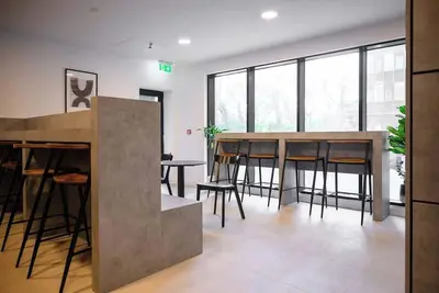 Image de Rooftop Flat Stunning City View by City SuperHost