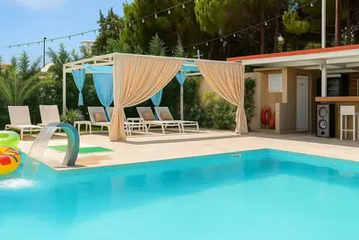 Aquamare Studio Pool and Seaview Gem
