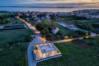 Image de Maison de vacances pour 4 personnes  + 1 enfant env. 66 qmà Privlaka, Dalmatie (Nord de la Dalmatie)