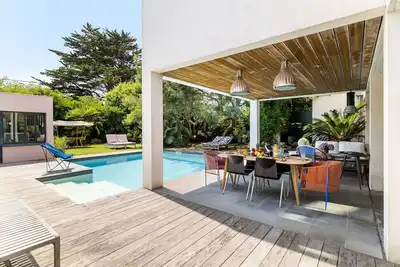 Image de Zuria - Superbe villa d'architecte avec piscine à Biarritz  - Barnes