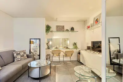 Image de Charmant Duplex avec Jardin Privé au Cœur de Paris