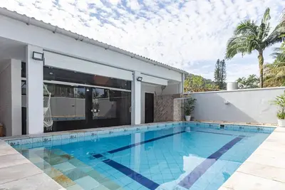 Casa Completa com Piscina no Guaruja