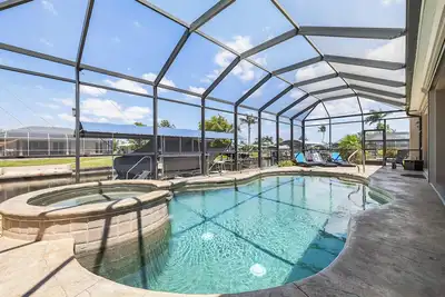 Image de Sleeps 8 - Hot Tub and Heated Pool - Gulf Access - Stars Vacation Rentals