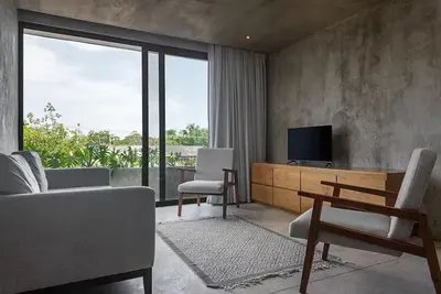 Perfect for groups- rooftop & pool