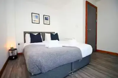 Image de 2 Bed Flat, 2 En-Suites, Parking, Sleeps 6