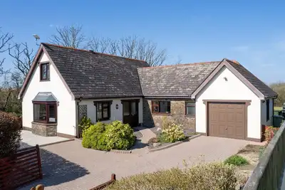 Image de Honeyfield Lodge - Spacious Cottage, Rural Views