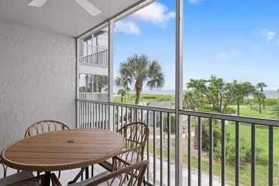 Image de Sweet BLou - Luxury Beach Front Condo