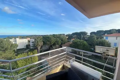 Image de Cap d'Antibes 3 personnes vue mer