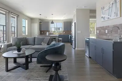 Image de Landing | Incredible 2bd, Pool, Clubhouse