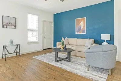 Image de Landing | Stunning 3bd, Gym, Pool