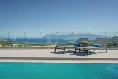 Image de Luxurious New Villa Sea Breeze with Private Pool, Jacuzzi and Playroom