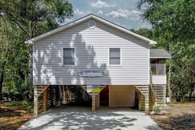 Image de Wave Call, in Southern Shores, beckons you to this luxurious cottage!