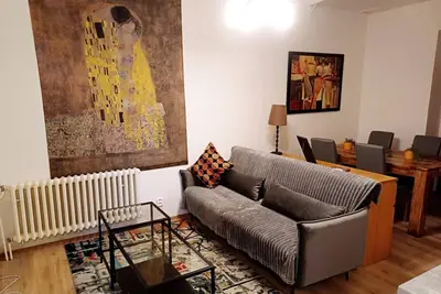 Image de Nestled in the Quiet Hills of Prague, Spacious Apartment 2 bd. 1. 5 ba.