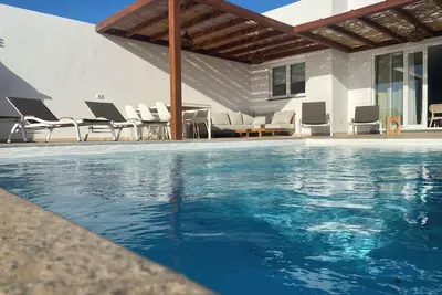 Image de Villa in Lajares with heated pool, garden, terrace and outdoor barbecue