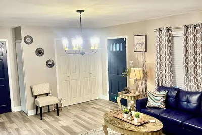 Image de Charming 3-Bedroom Home in White Castle, La — Perfect for Plant Workers!