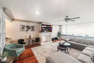 Image de Modern 5br Getaway | Gym & Hot Tub | Sleeps 24