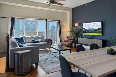 Image de Cozy 2bd | Old City | Prime Location