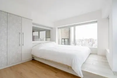 Image de Bright and Spacious Duplex. Abundant natural light