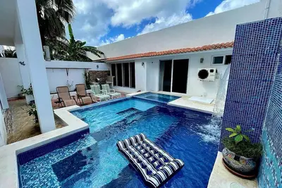 Image de 4-bedroom ocean villa with private pool & jacuzzi in wonderful Cozumel WiFi & Ac