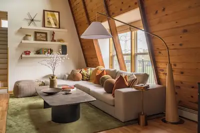 Image de The Friendship Ranch | Mid-Century Mtn A-Frame