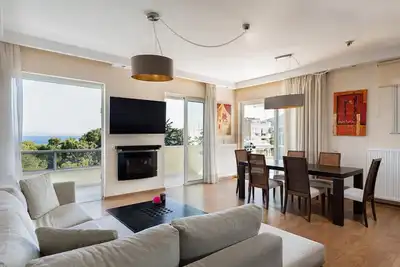 Image de Endearing Athens Suite | Helios Living Suite | 2 Bedrooms | Superb City Views | Prime Location