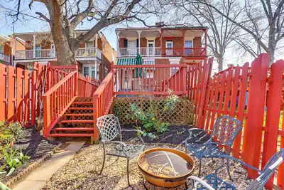 Image de 2 Mi to Dtwn: Harrisburg Escape w/ Furnished Deck!