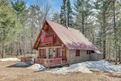 Image de 2 Mi to Ossipee Lake: Forest-View Sanctuary!