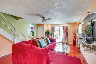 Image de 12 Mi to Downtown Philadelphia: Townhome w/ Patio!