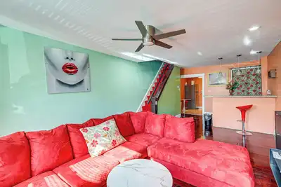 Image de Walk to Subaru Park: Retro Townhome w/ Patio