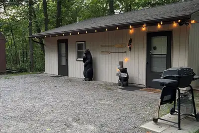 Image de Emily Channel Cabin on the water with Atv trail access from your doorstep!