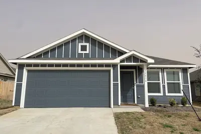 Image de Comfy Family Home w/ 4 rooms, WiFi, Office & Community Pool, in Rhome