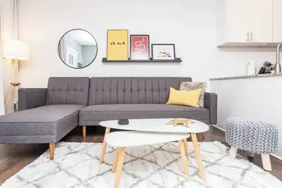 Stylish Indy Retreat - Bates Hendricks