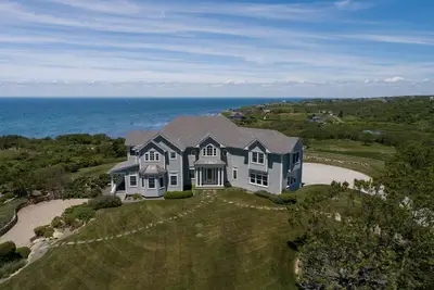 Luxury 5500sf home with Ocean Views on Block Island
