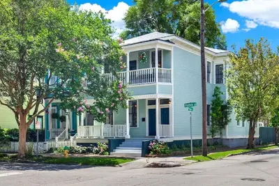 Image de Savannah Home with 2 Units to sleep 12, Near Forsyth Park