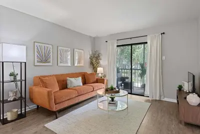 Image de 2bd/2ba Condo * Renovated * Pool *30 day+ stays