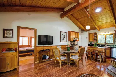 Image de Gorgeous 3b/2b house minutes from Natl Park & Volcano Village. Family friendly!