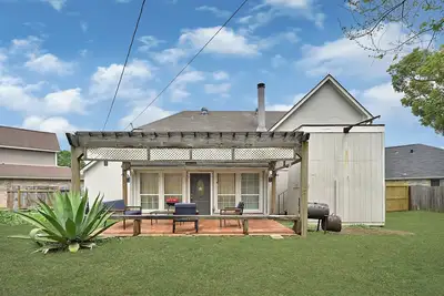 Image de Quiet 4br Near Nasa & Kemah, King Bed, Bbq, Patio