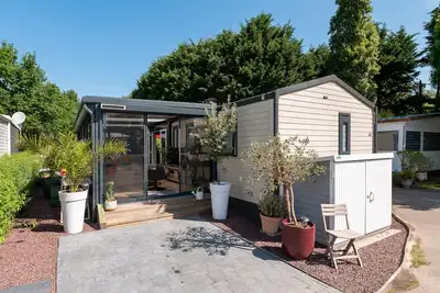Image de Mobile Home 'Premium' avec piscine partagée, Wi-Fi et climatisation