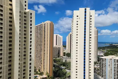 Image de Allure Very Nice 2-bedroom condo 30 Day Rental Minimum